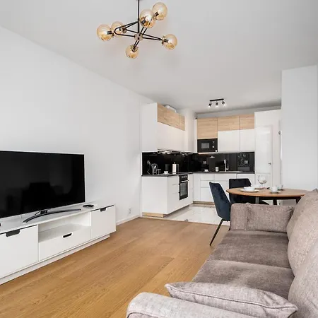 1 Sierpnia Street * Varsovie