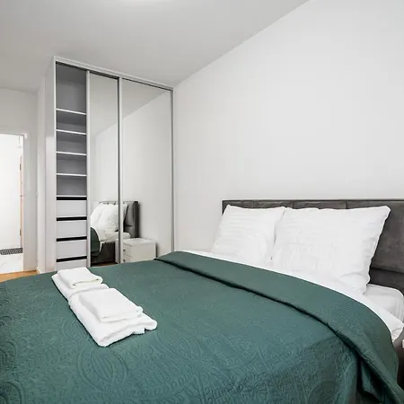 1 Sierpnia Street Appartement